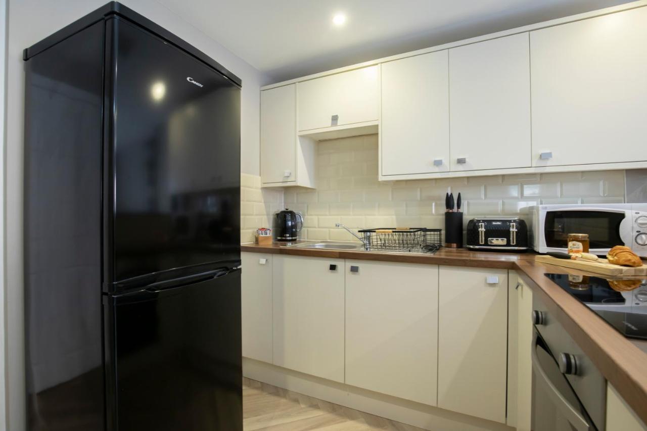 Elliot Oliver - 2 Bedroom Garden Apartment With Parking Cheltenham Eksteriør billede