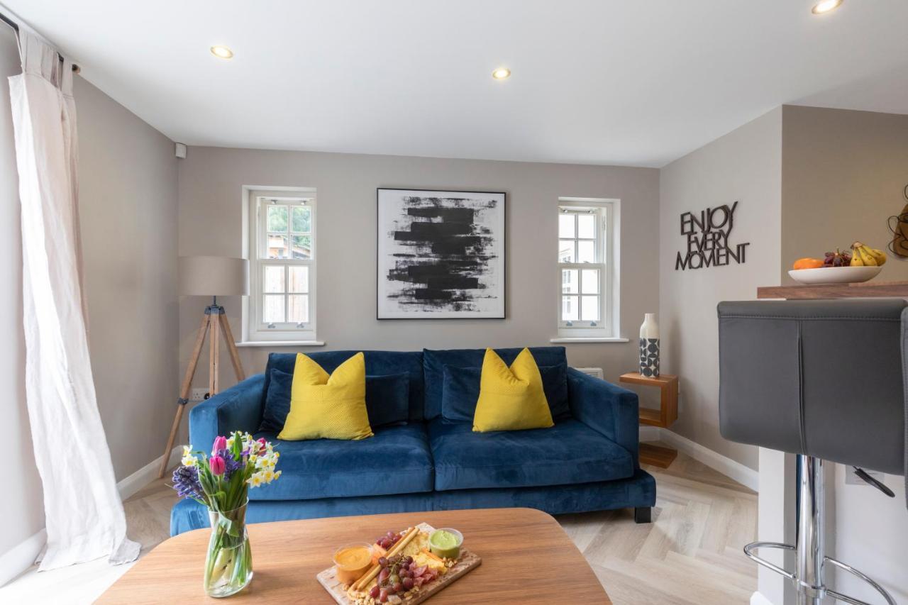 Elliot Oliver - 2 Bedroom Garden Apartment With Parking Cheltenham Eksteriør billede