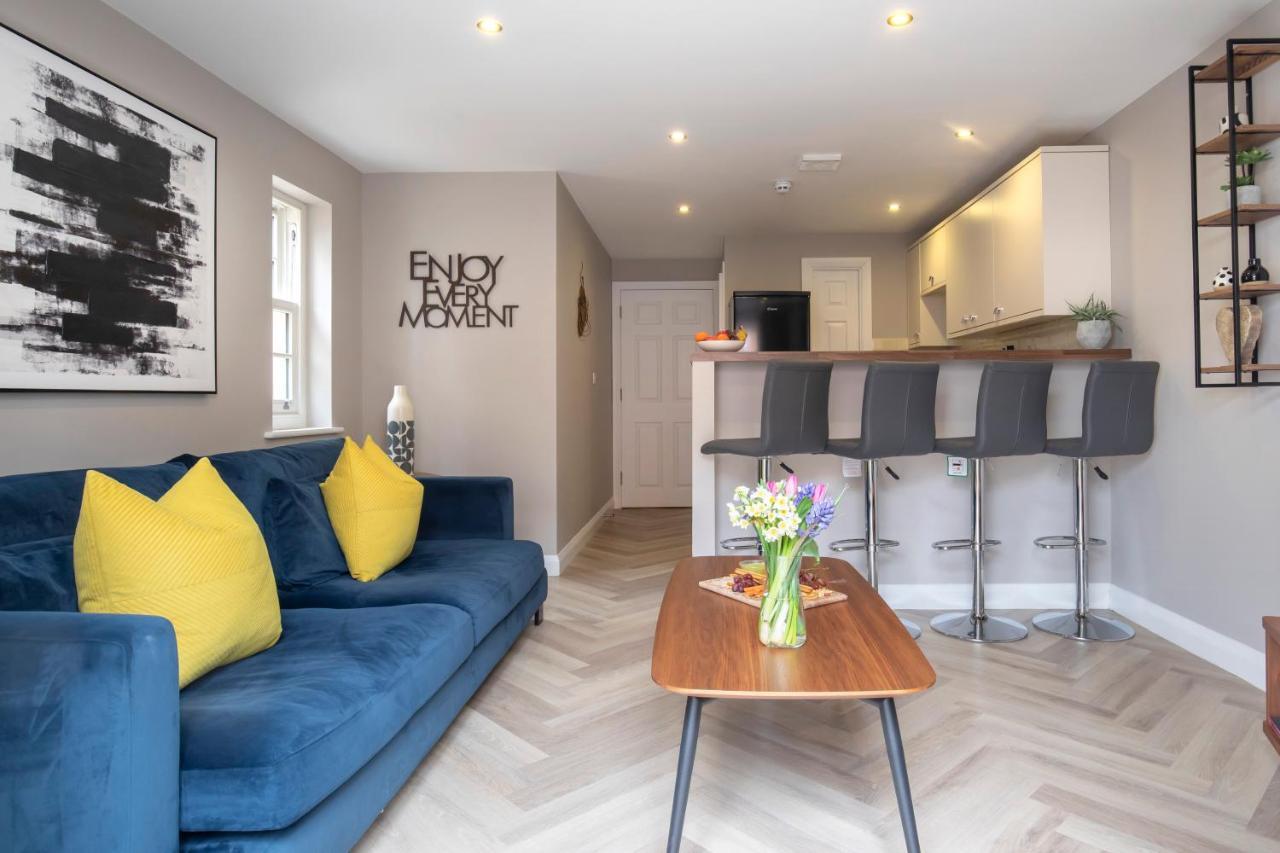 Elliot Oliver - 2 Bedroom Garden Apartment With Parking Cheltenham Eksteriør billede