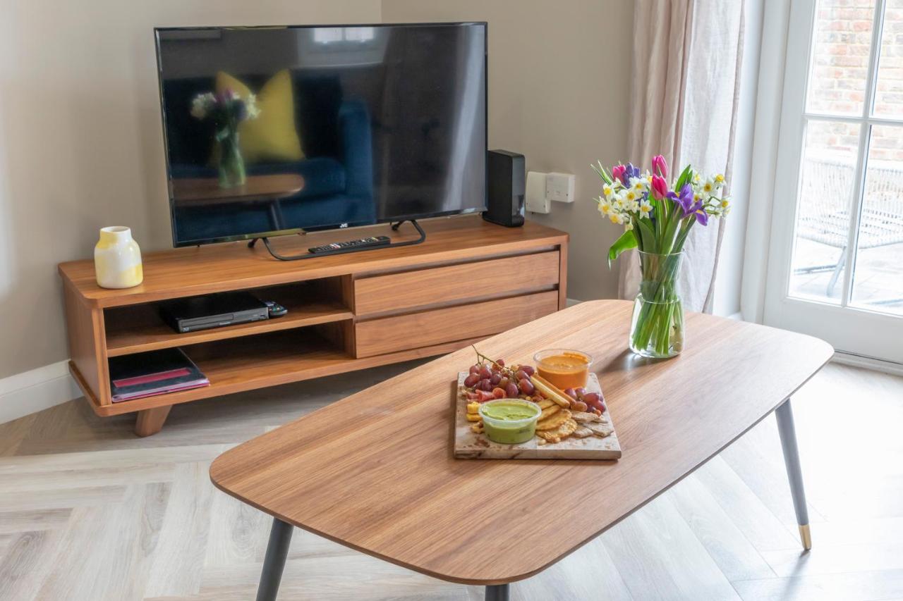 Elliot Oliver - 2 Bedroom Garden Apartment With Parking Cheltenham Eksteriør billede