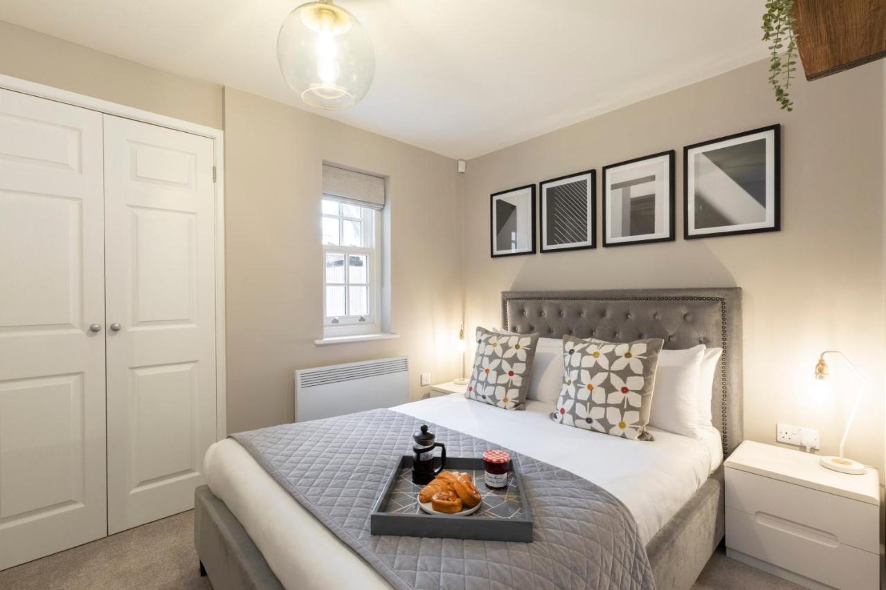 Elliot Oliver - 2 Bedroom Garden Apartment With Parking Cheltenham Eksteriør billede